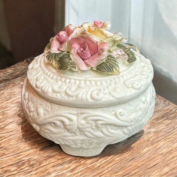 Vintage Ceramic Floral Trinket Box - Picture 6 of 8